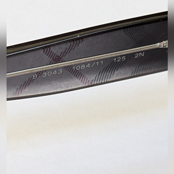 BURBERRY Acetate Rimless Gradient Lenses EUC - Picture 6 of 7